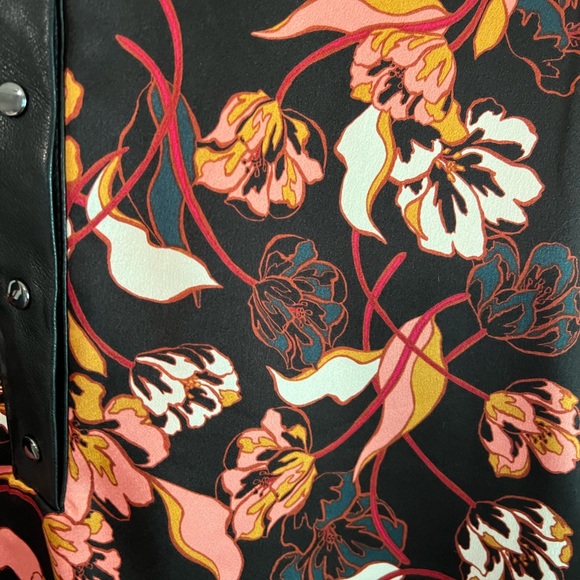 Marc New York floral top with faux leather trim - Picture 3 of 8